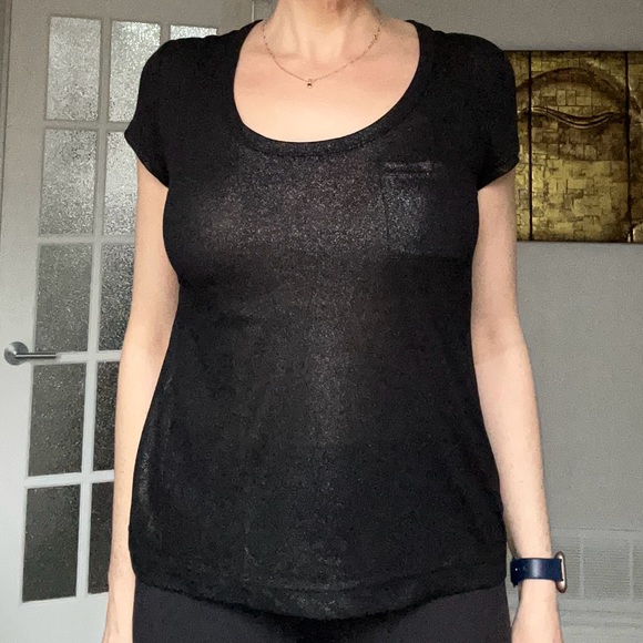 Beautiful Calvin Klein black shinmery t-shirt in L. - Picture 1 of 6
